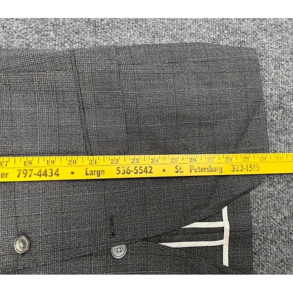 BOSS Carlo Barbera Slim Fit Italian Fabric Two Button Gray Plaid Wool Size 40‎ R